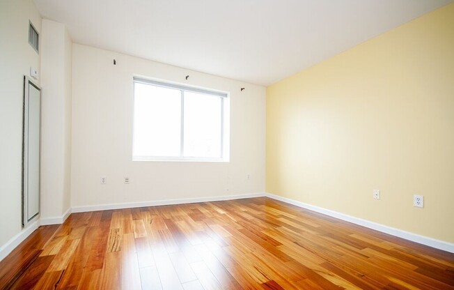 2 beds, 2 baths, 1,014 sqft, $4,100, Unit 1521