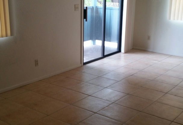 2 beds, 1 bath, 829 sqft, $1,150