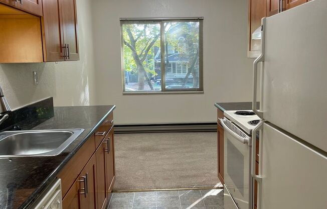 2 beds, 1 bath, 950 sqft, $2,095, Unit 19