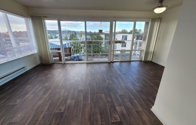 2 beds, 1 bath, 820 sqft, $2,995, Unit R-404