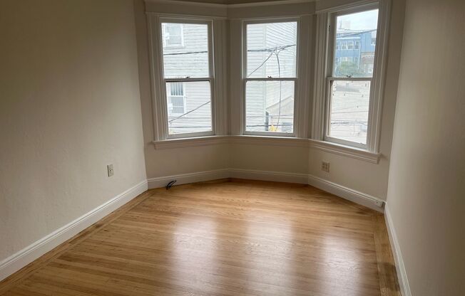 Great Hayes Valley Location and Plenty of Charm**Washer/Dryer**Patio**Open Sat/Sun 12-1 PM*