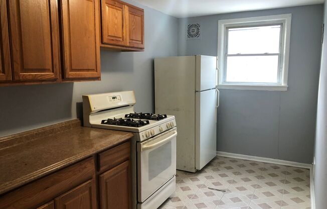 1 bed, 1 bath, $750, Unit 2