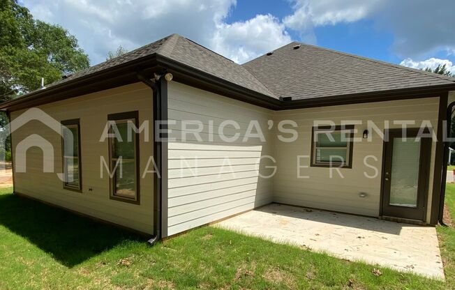 3 beds, 2 baths, $1,495