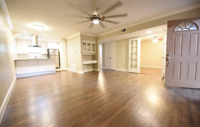 Spacious 2 bedroom condo with private fenced patio!