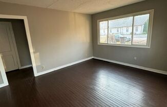 3 beds, 1 bath, $950