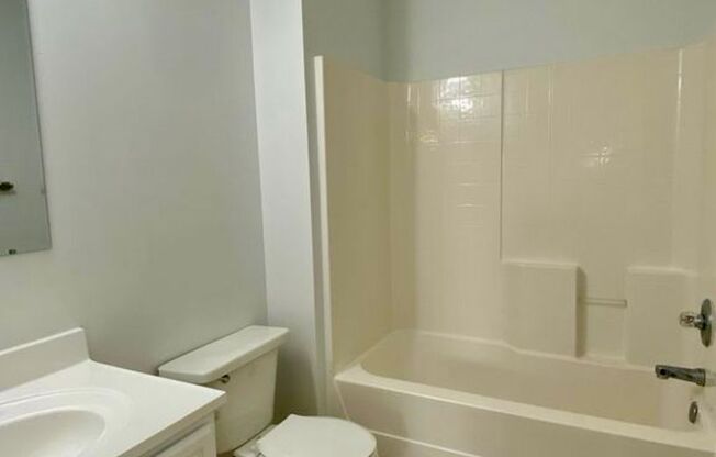 Three or four bedroom 2 1/2 bath in Antioch