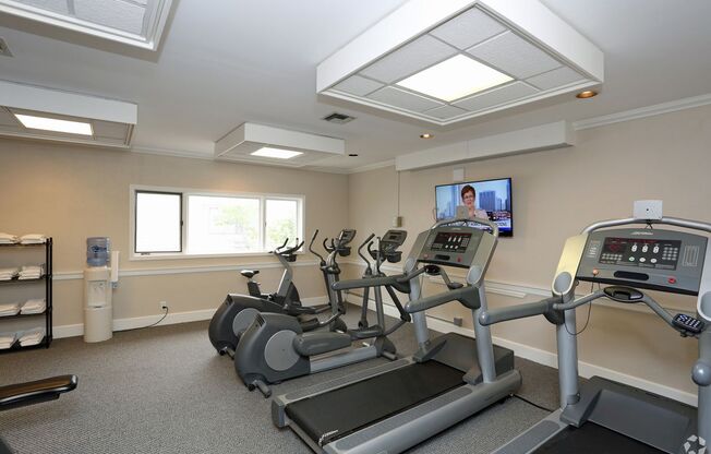 Studio, 1 bath, 540 sqft, $1,245, Unit 821