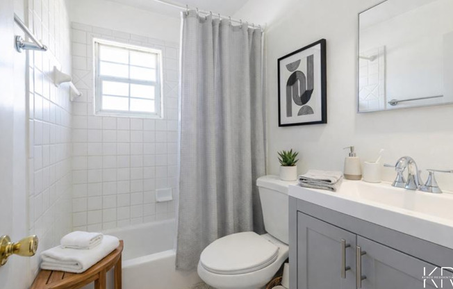 2 beds, 1 bath, 950 sqft, $1,295, Unit 10