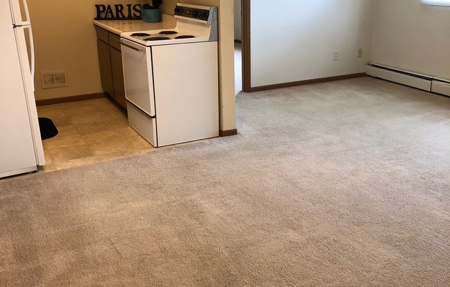 1 bed, 1 bath, 580 sqft, $650, Unit 1510-11