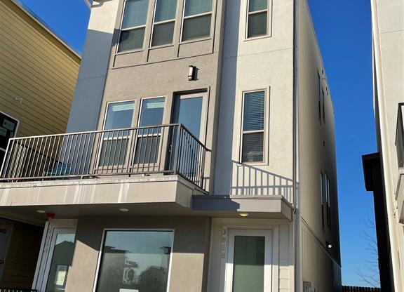385 N CTR CIR