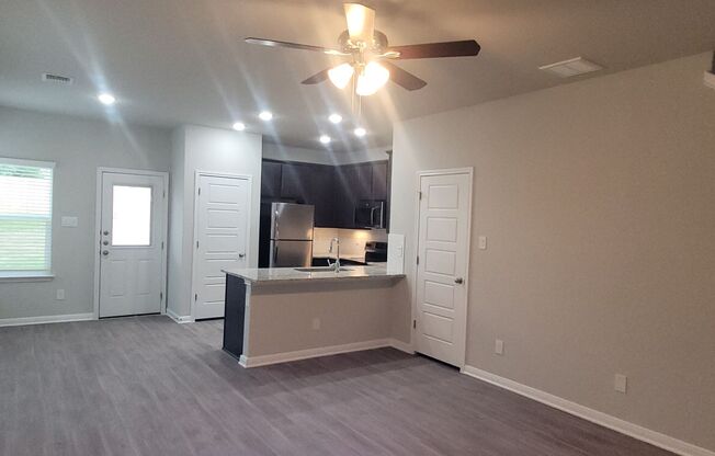 Luxury 3/2.5 Townhome in Cibolo
