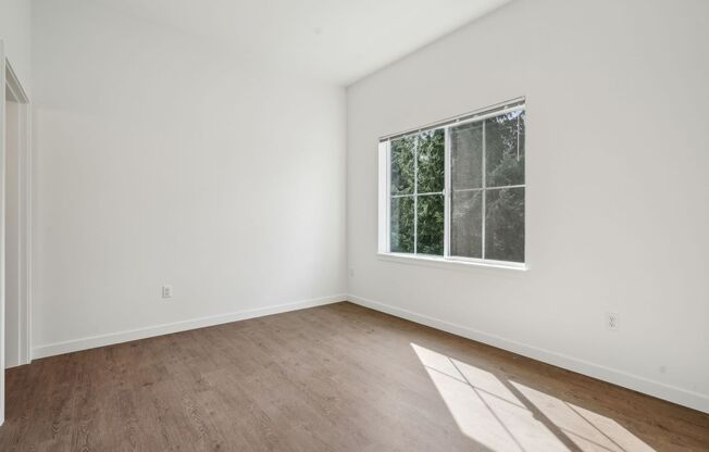 3 beds, 2 baths, 1,329 sqft, $2,199, Unit 67