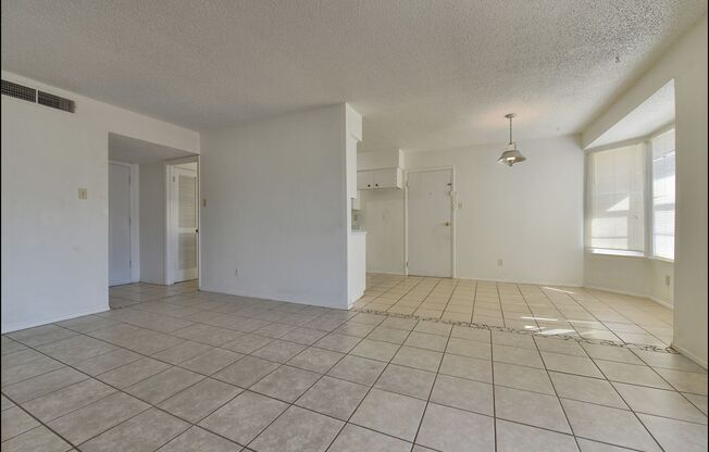 2 beds, 1 bath, $1,350, Unit # #A