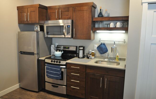 2 beds, 2 baths, $1,525, Unit 217