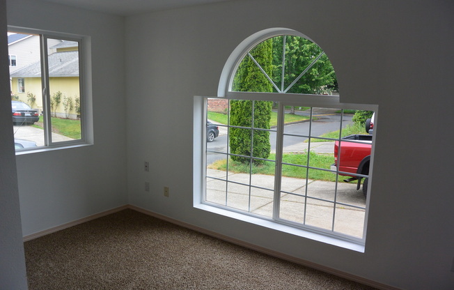 Beautiful 3 Bedroom Home in Woodland - 1994 Meadowood Loop