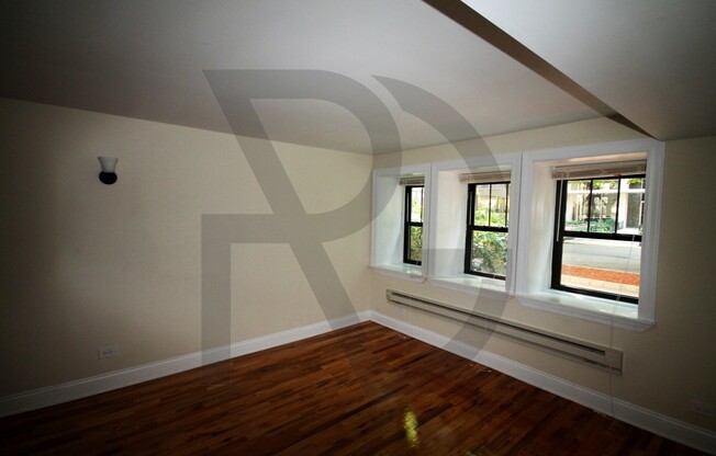 1347 N Dearborn