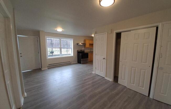 371 HILLSIDE AVE