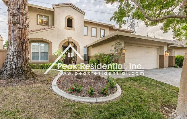 Spacious 5bd/3ba Roseville Home-Must See