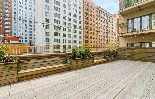 2 beds, 1 bath, $6,100, Unit 6C