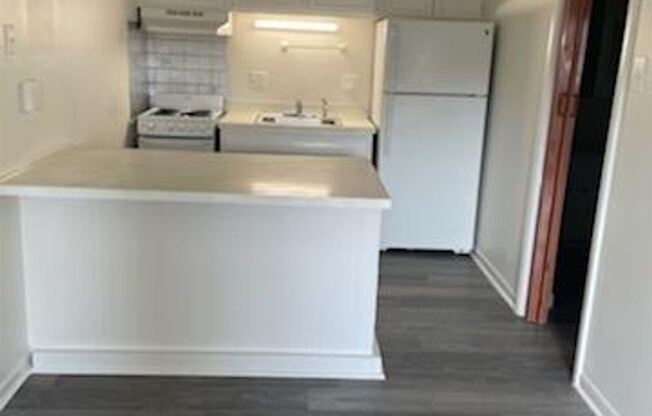 Large Studio Apartments set back in quiet wooded area