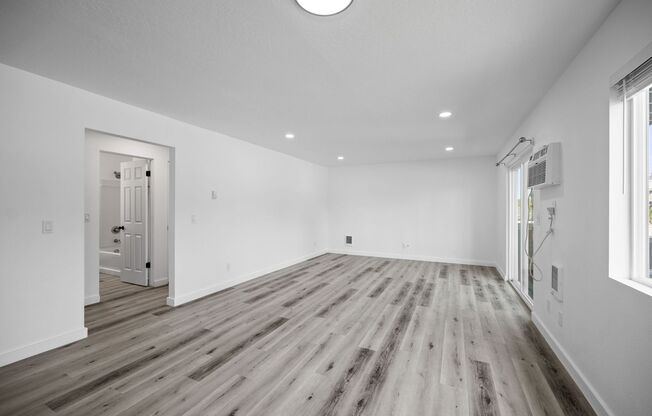 Monico Apartments - Dishman Area 2 Bedrooms