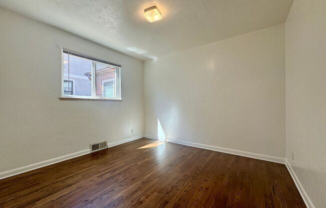 2 beds, 1 bath, $2,095