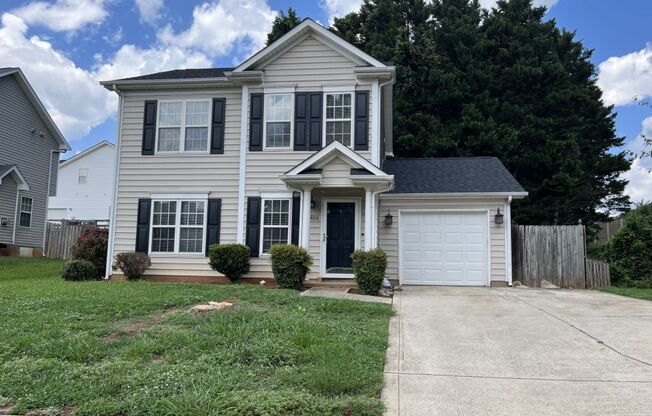 2 Story, 3 Bedroom home in Huntersville