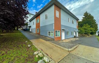 2 beds, 1 bath, $1,650, Unit Apt 6