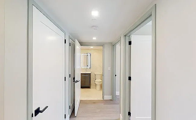 3 beds, 3 baths, $4,700, Unit 605