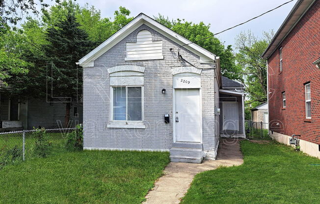 2209 SAINT LOUIS AVE