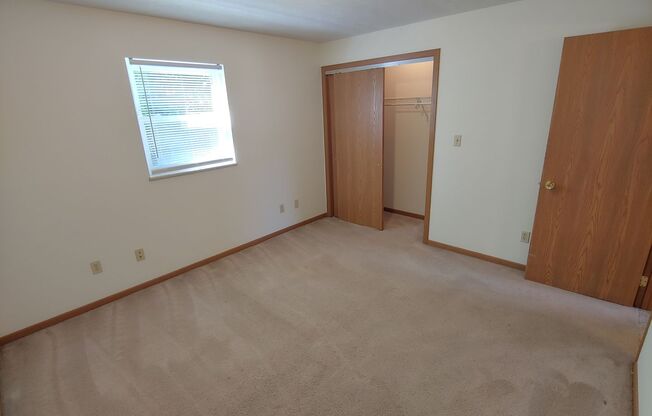 2 beds, 1 bath, 775 sqft, $975, Unit 1227-14
