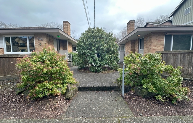 9118 45 AVE SW