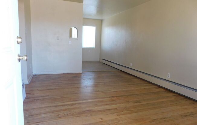 2 beds, 1 bath, $1,000