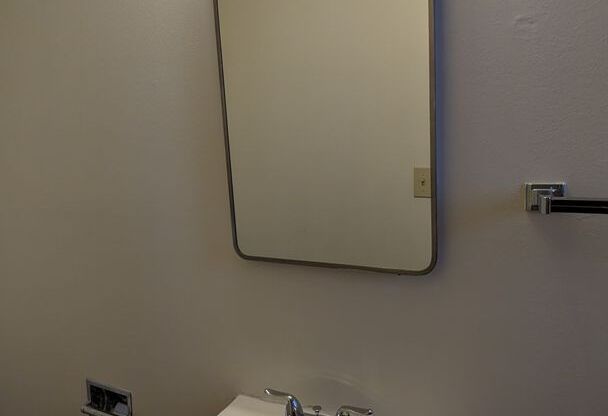 2 beds, 1 bath, 960 sqft, $1,445, Unit Tennessee-7433