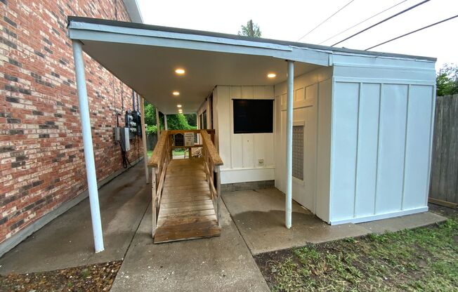 2 beds, 1 bath, 800 sqft, $1,000, Unit 20