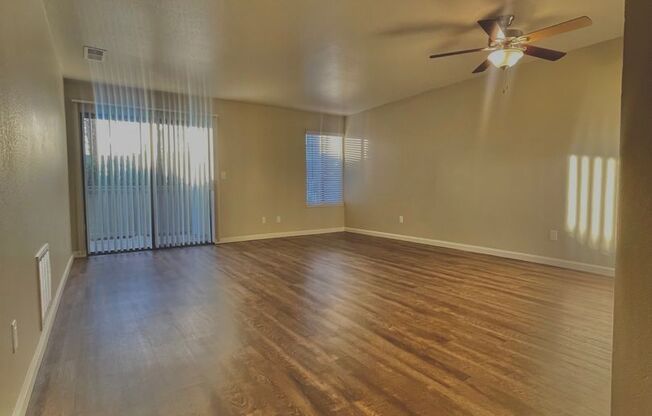 2 beds, 2 baths, 992 sqft, $1,835, Unit 216**