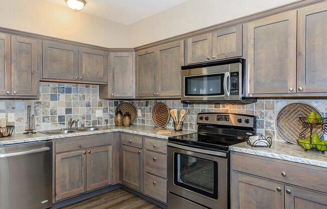 1 bed, 1 bath, 821 sqft, $1,475