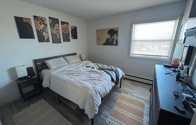 2 beds, 1 bath, $1,395, Unit 114