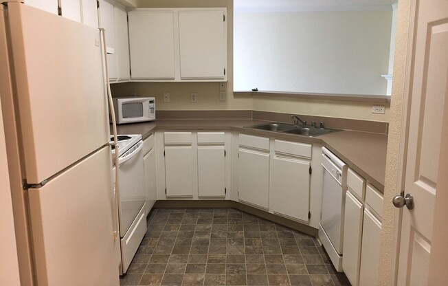 1 bed, 1 bath, 830 sqft, $1,585, Unit 9103