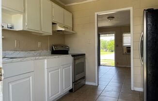 2 beds, 1 bath, $1,100, Unit POLK