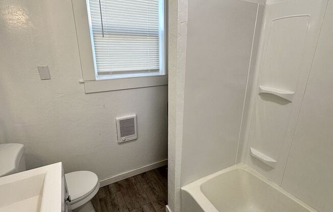 955 W. Hermiston Ave.*