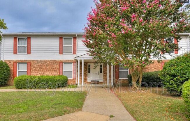 1030 CARRIAGE DR