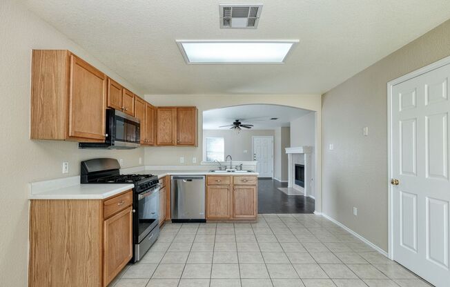 Nice 3B/2B in Spring Branch with spacious floorplan!