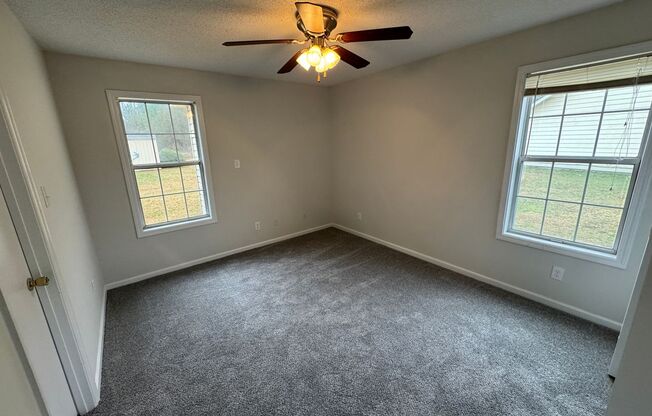 2 beds, 1 bath, $1,100