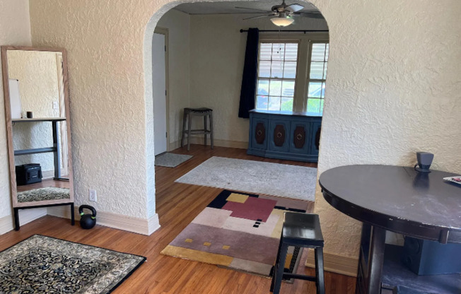 1 bed, 1 bath, 855 sqft, $1,195, Unit 1222