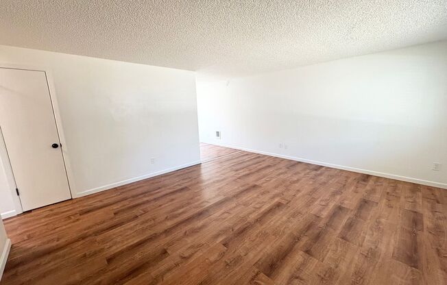 R2212 - Pinewood Apartments