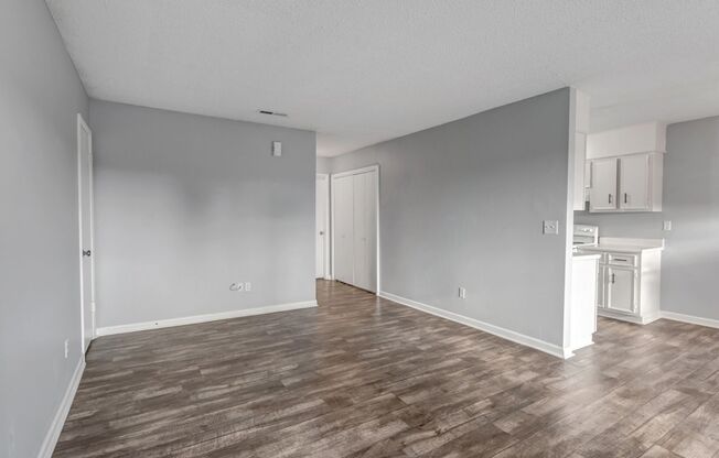 2 beds, 1 bath, $850, Unit 1208 - 26