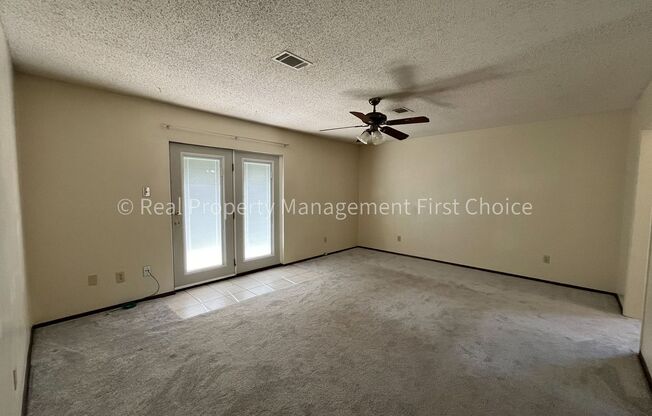 3 beds, 2 baths, $1,255