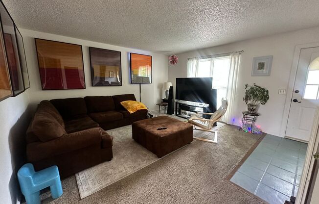 Biggest back yard around! 4BR, 2 car garage, 2 living spaces! (Gorham)