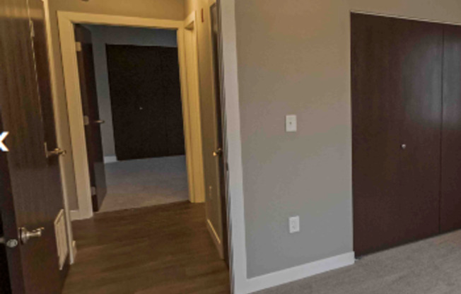 2 beds, 1 bath, 888 sqft, $975, Unit 303